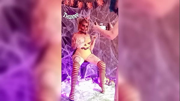 Gravei minha sobrinha em sua apresentação de hallowen