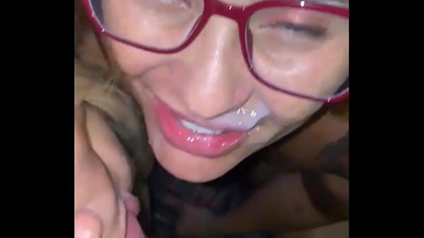 Ruiva casada sai com sua amiga blonde liberal e as duas apronta todas eles foram numa festa e depois na casa de swing