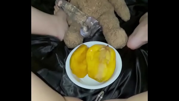 EXTREME HARDCORE FOOD FETISH-KINKY FEMALE MASTURBATION-SAUDI VIRGIN TEEN 18 YEAR-OLD-ARABIAN SNOWWHITE-IN LOS ANGELES-BEVERLY HILLS-UNITED STATES OF AMERICA 2025-LONG FULL ARAB VIDEO PORN-WEIRD&LUXURY