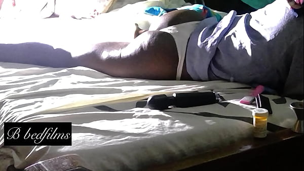 Night cums quickie with the house maid