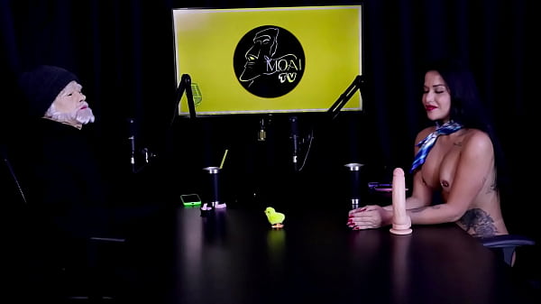 VEJA A ENTREVISTA SAFADA E CHEIA DE PUTARIA COM A TIFANY ROCHA (SWING CAST) COM O VOVÔ MOAI NO PORN CAST BRAZIL – PARTE 3 (WATCH ON: SHEER/RED)