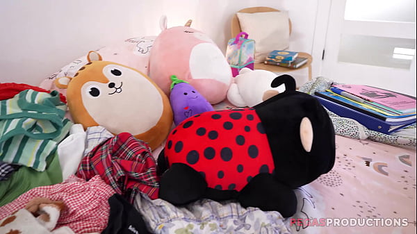 Pegas Productions – Camille Angel BAisées par la grosse queue de Julian