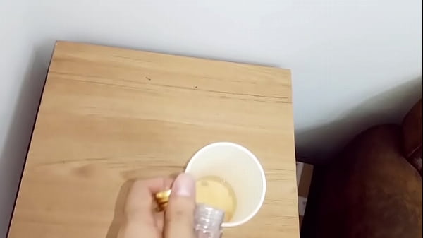 The part-time secretary was given magic powder by her boss and was fucked so hard that she peed!兼职小秘书被老板放了神奇粉,结果被操得喷尿了!