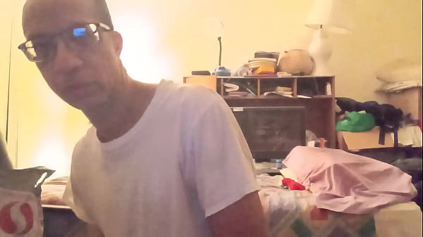 BLACK GAY HAVING FUN WITH HIMSELF