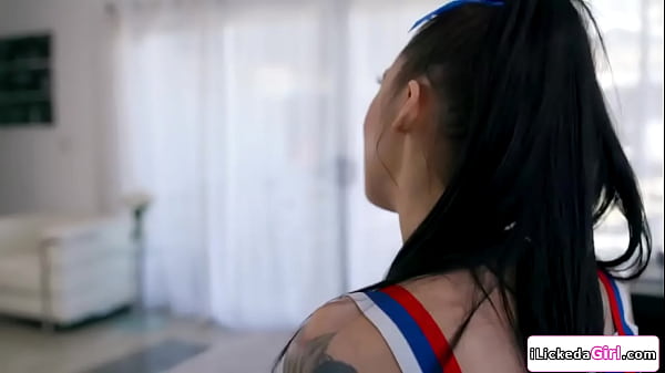 Brunette having her pussy ready for her lesbian girlfriend