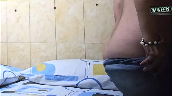 Sexo por dinero real: Mamá soltera culona es abordada en la calle mientras regresaba a su casa y acepta coger con pervertido por dinero en efectivo.